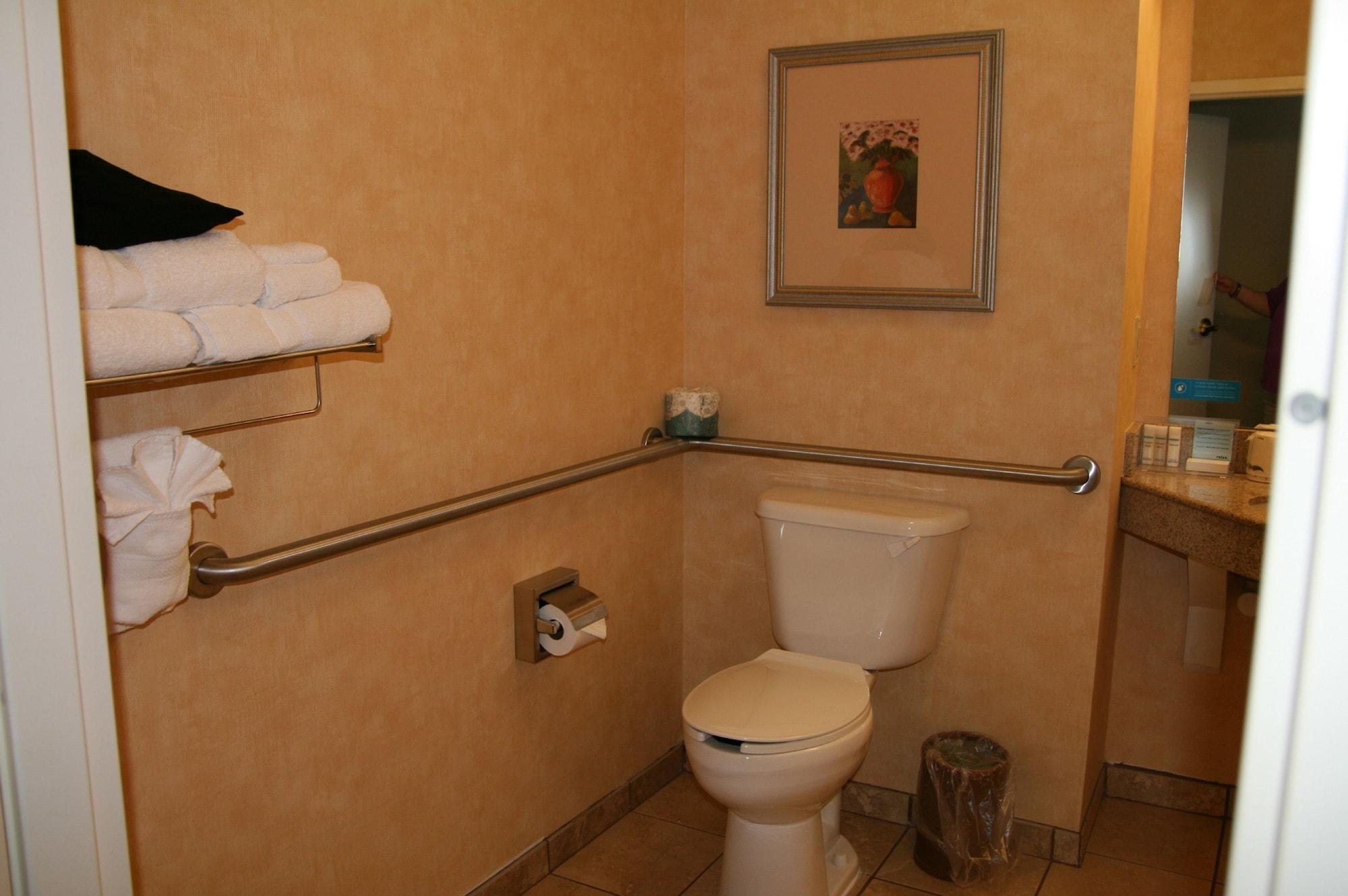 Hotel Hampton 3*
