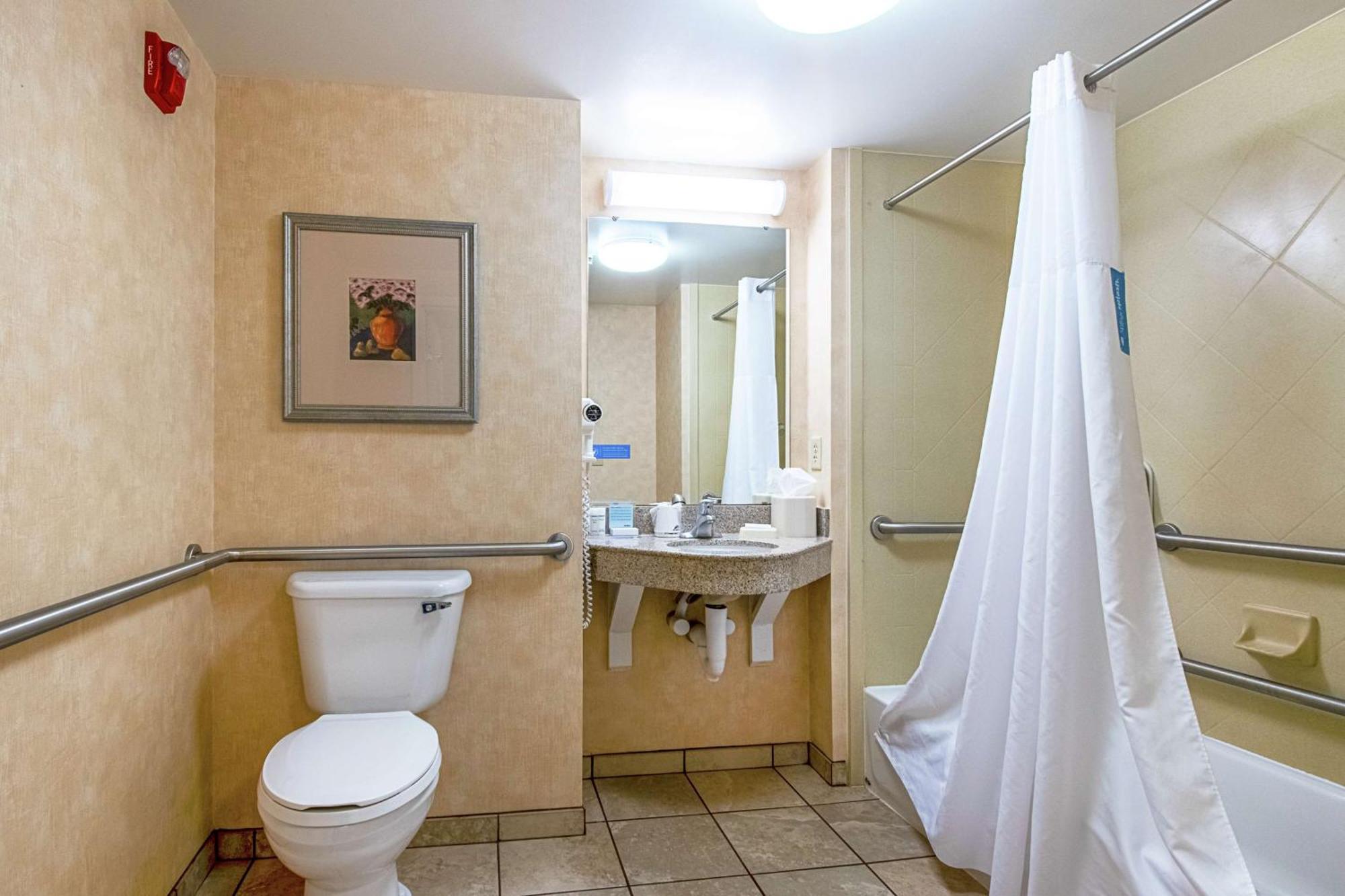 Hampton Pine Grove Hotel 3*