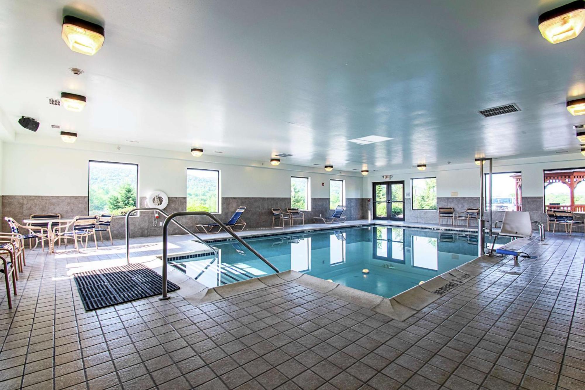 Hampton Pine Grove Hotel 3*