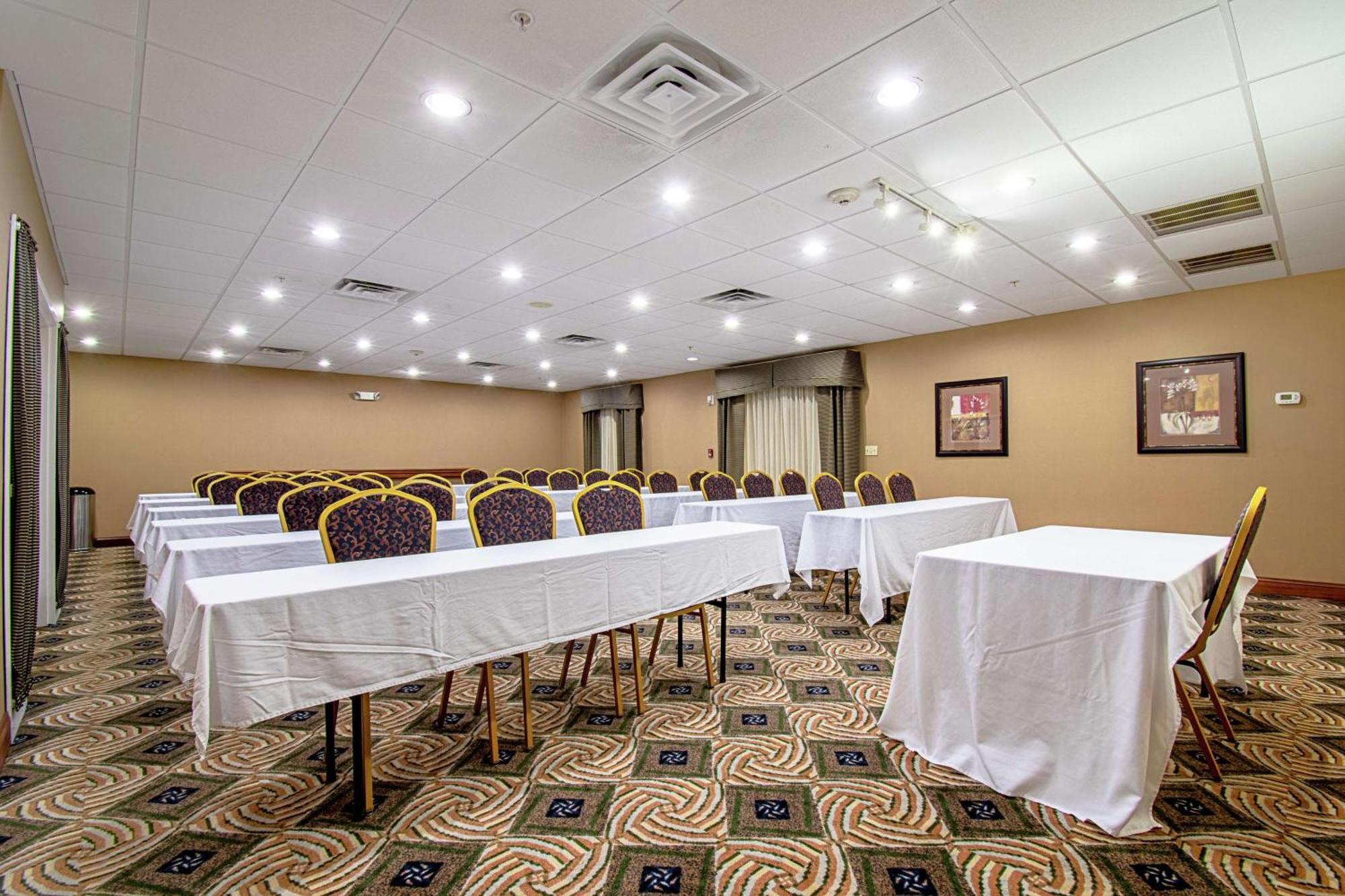 Hampton Pine Grove 3*